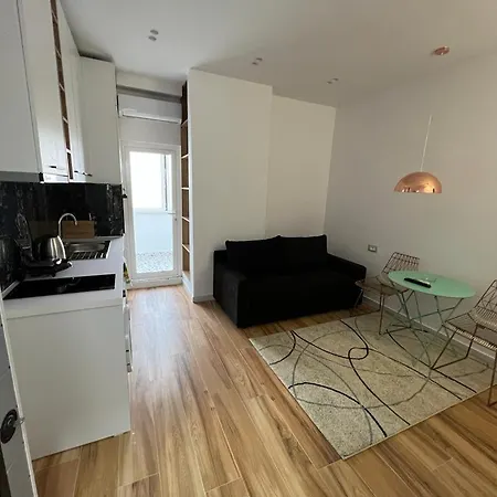 Comfort Apartament In Appartamento Tirana