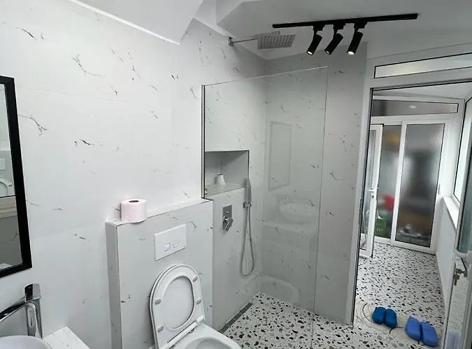 Comfort Apartament In * Tirana